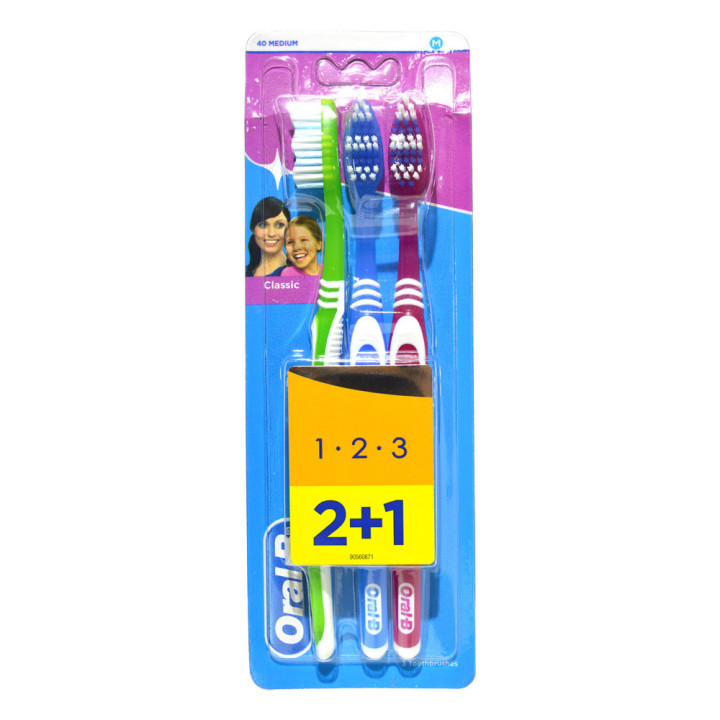 Oral-B Classic Medium Toothbrush, 1 pc