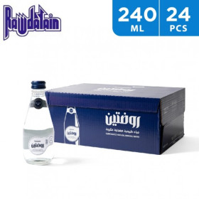 مياه معدنية طبيعية في زجاجة زجاجية بسعة 240 مل